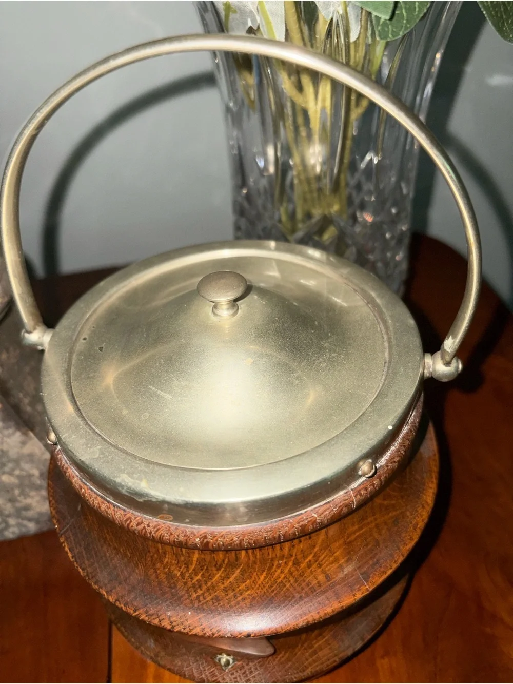 N/A featured antique